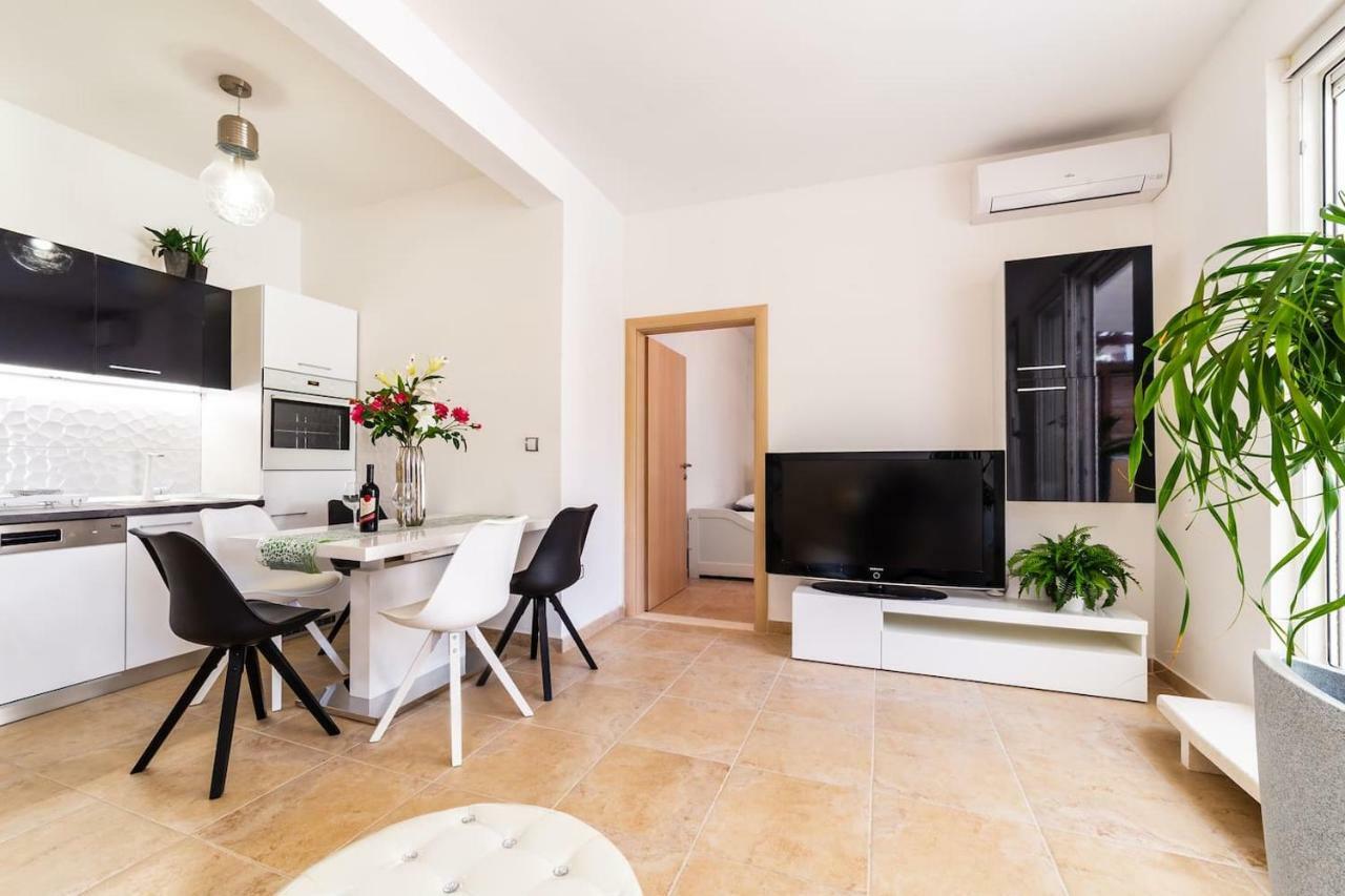 Ln New Apartment سبليت المظهر الخارجي الصورة