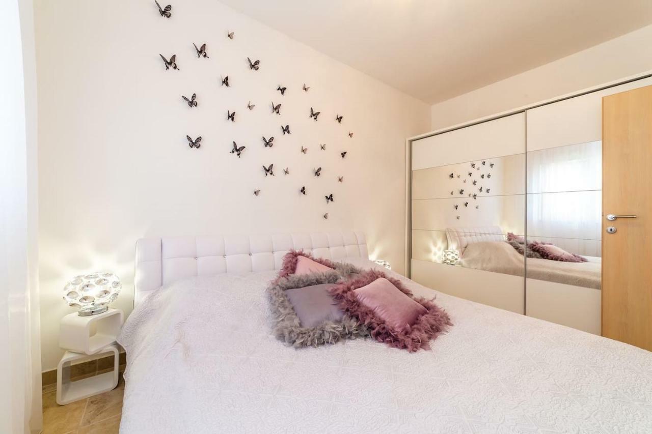 Ln New Apartment سبليت المظهر الخارجي الصورة